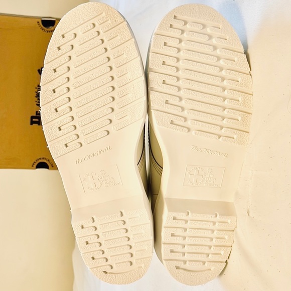 Doc Martens 1460 Mono White Smooth Unisex Combat Boots #14357100 New in Box - Picture 5 of 12
